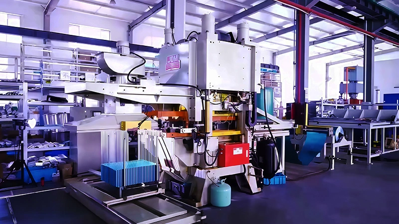 Машина для формирования ребер